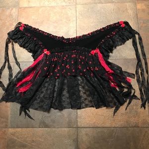 Sexy Woman’s Bustle, Lace/velvet lace tie up